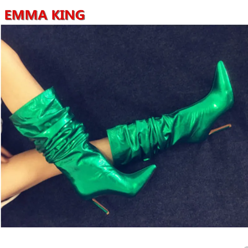 Новинка Зимние женские сапоги до середины икры из лакированной кожи с острым