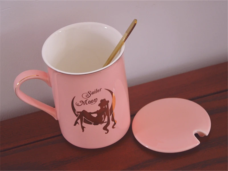

Anime Sailor Moon Pink Bone China Coffee Mug Cartoon Tsukino Usagi Ceramic Water Milk Cup Set Cup with Cover and Spoon Girl Gift