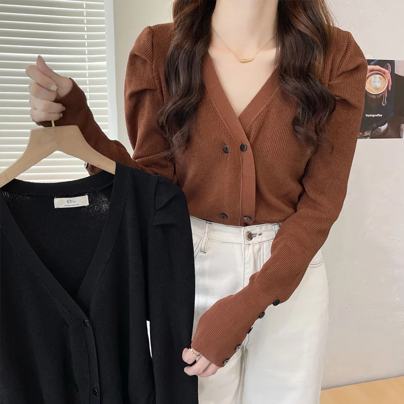 

Женский вязаный кардиган с V-образным вырезом и длинным рукавом