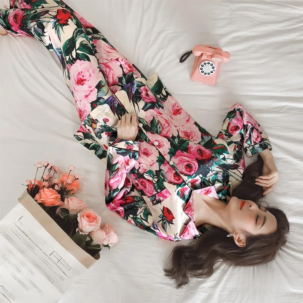 

Flower Printed Summer / Autumn Pajamas Women Long Sleeve Long Pants Homewear Set Pajamas Lady Home Service