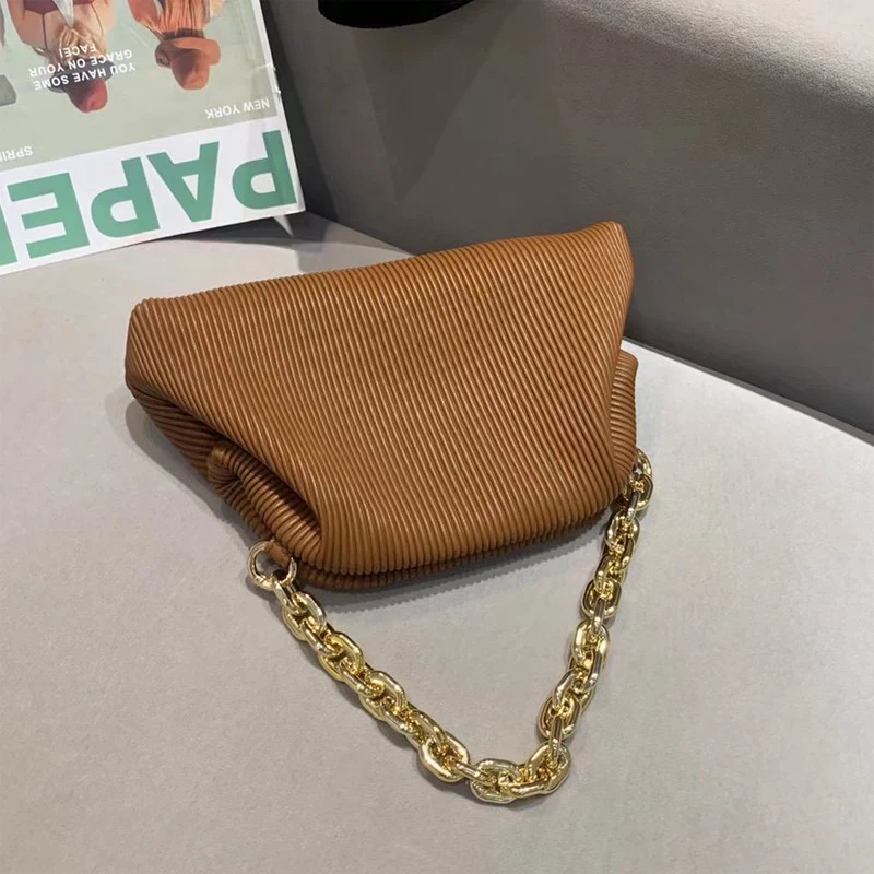 TWOTWINSTYLE Casual Fold Bag For Women Patchwork Metal Chain Hit Color Fashionable Cloud Bag Female New Accessories 2021 Tide