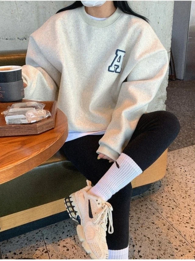 

2021fashion Autumn and Winter Simple Age Reduction College Style Loose Letters Flocking Thick Round Neck Casual Pullover Sweater