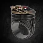 Винтаж двойного тона резьба кольца в виде змейки Для мужчин в стиле хип-хоп в стиле панк инкрустированные красный камень Мужские кольца вечерние, ювелирное изделие, подарок