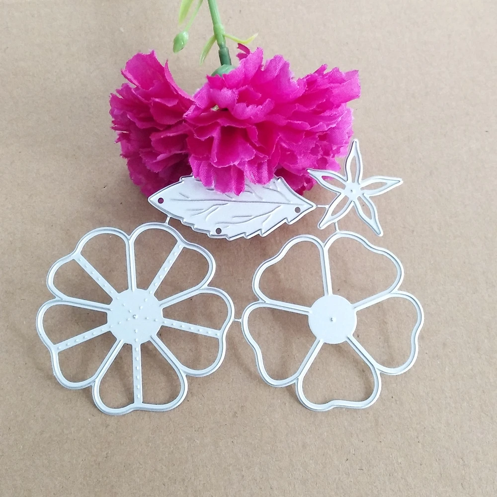 Красивые хризантемы и мозаичная комбинация декоративная металлическая резка