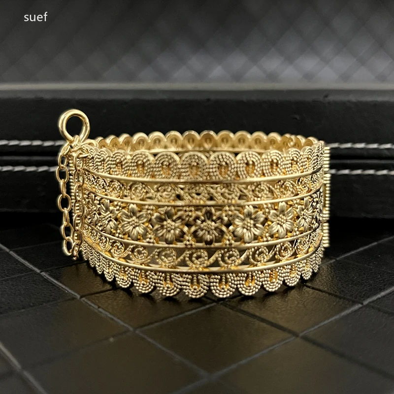 Luxury Gold Bracelet with Hollow Flower Design for Baby Girl Arabian Luxury Gift Side Cuffs Hand Spanish Girl Bracelet