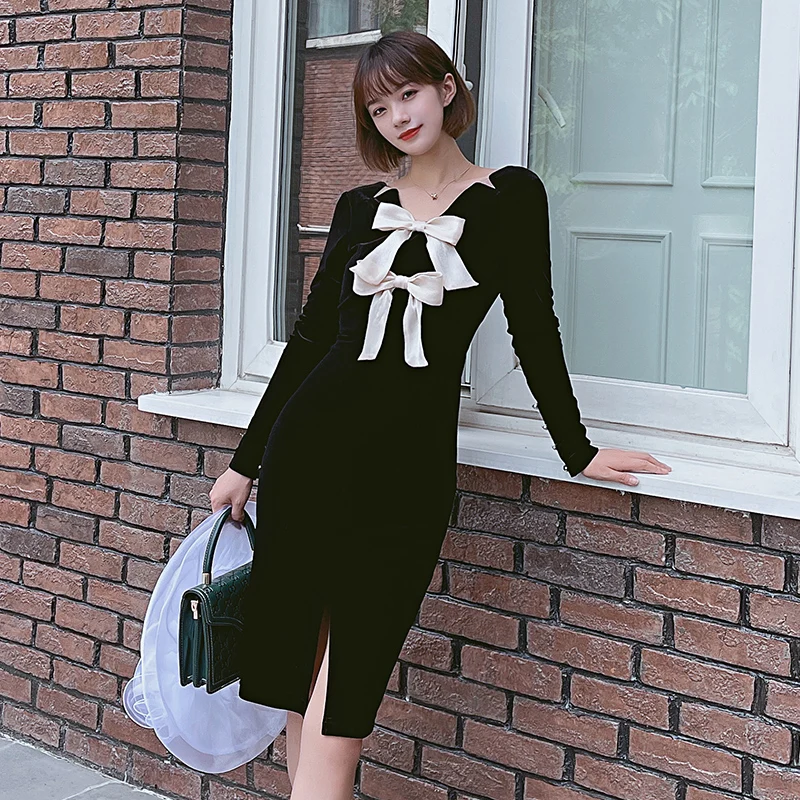 YIGELILA Fashion Women Black Velvet Dress Elegant V-neck Backless Dress Empire Slim Bodycon Dress A-line Mid-length 66813