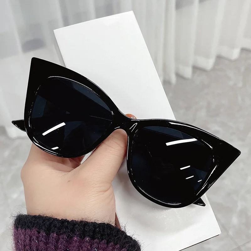 

2023 ARE SMVP Fashion Cat Eye Sunglasses Women Vintage Oversized Gradient Sun Glasses Shades Female Luxury Designer UV400
