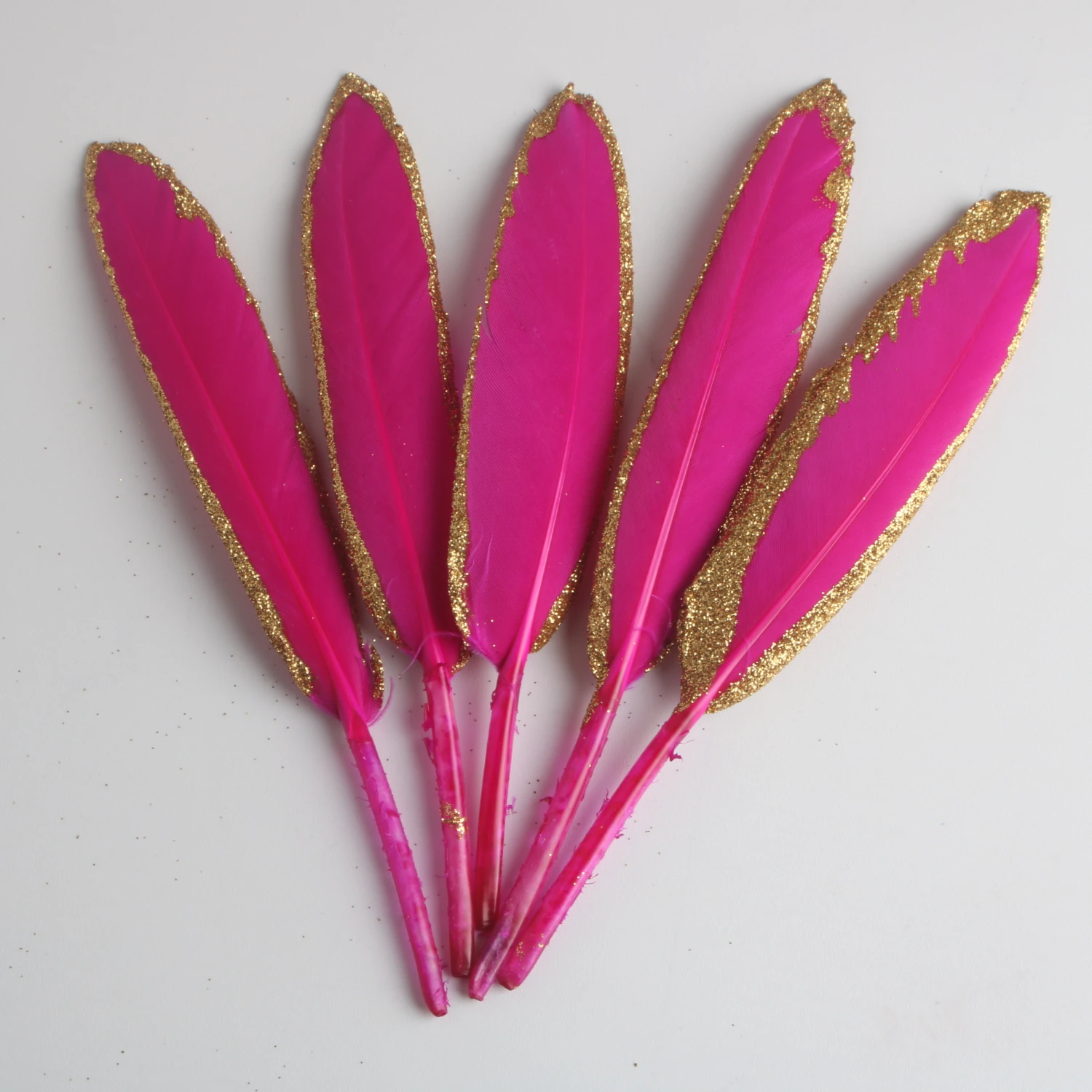 Оптовая продажа 10 шт./лот золото гусиных перьев на стопу длиной от до 15