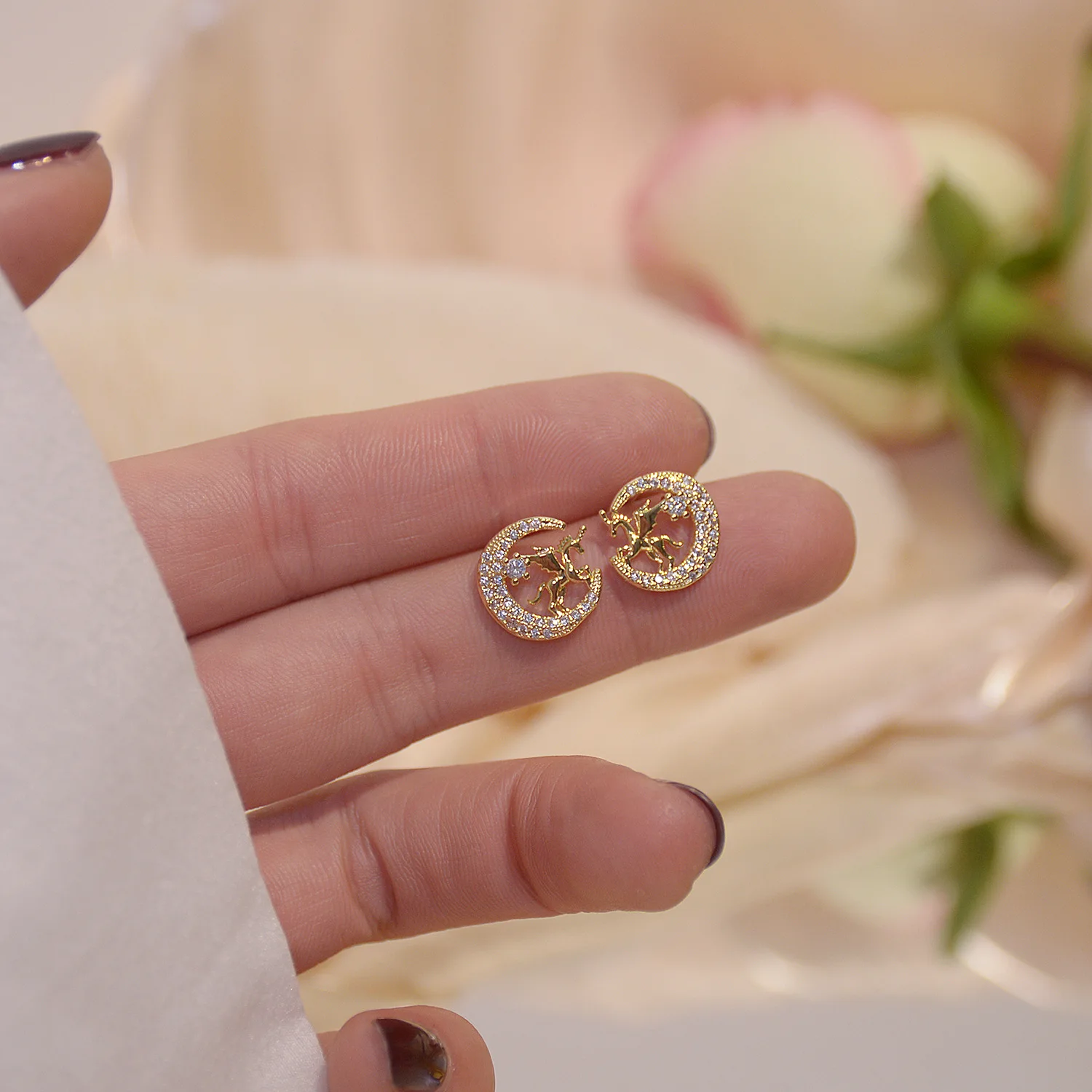 

Cute Unicorn Gold Stud Earrings with Bling Zircon Stone for Women Fashion Jewelry Korean Trend Earrings 2021