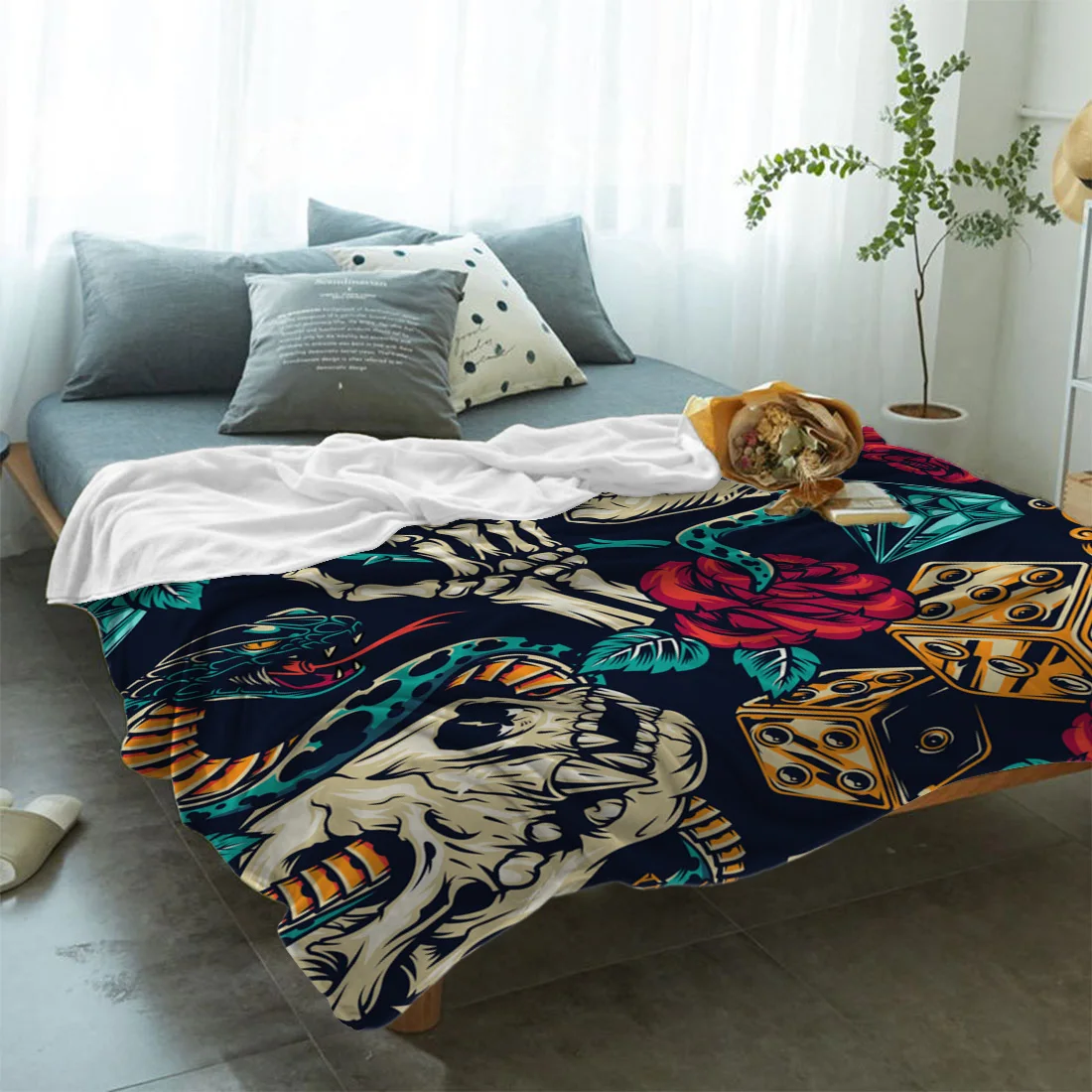Skull Rose Viper Street Printed Flannel Blanket Soft Throw Machine Washable Blankets for Beds | Дом и сад