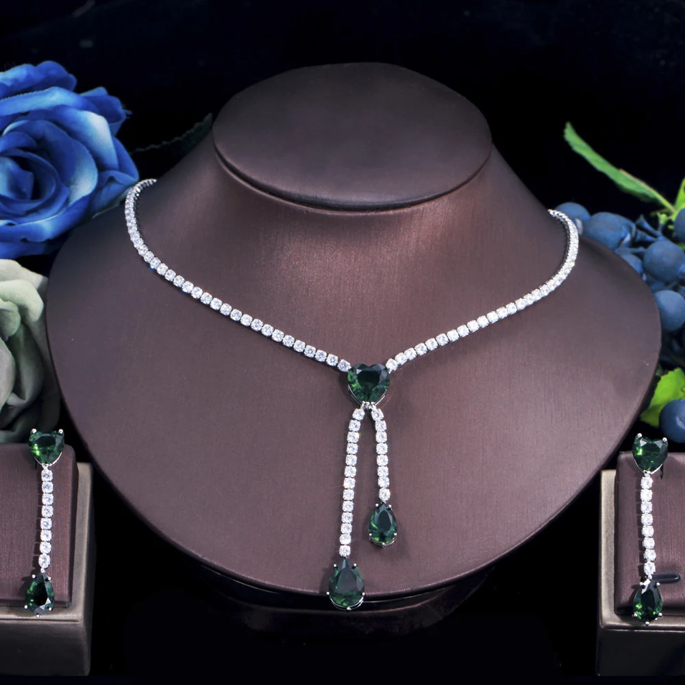 Серьги-кисточки и ожерелье из кубического циркония зеленого цвета длинная