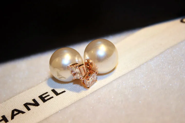 

2021 New Popular Fashion Korean Earrings European and American Earrings Classic Temperament Pearl Gold Zircon Earrings Women