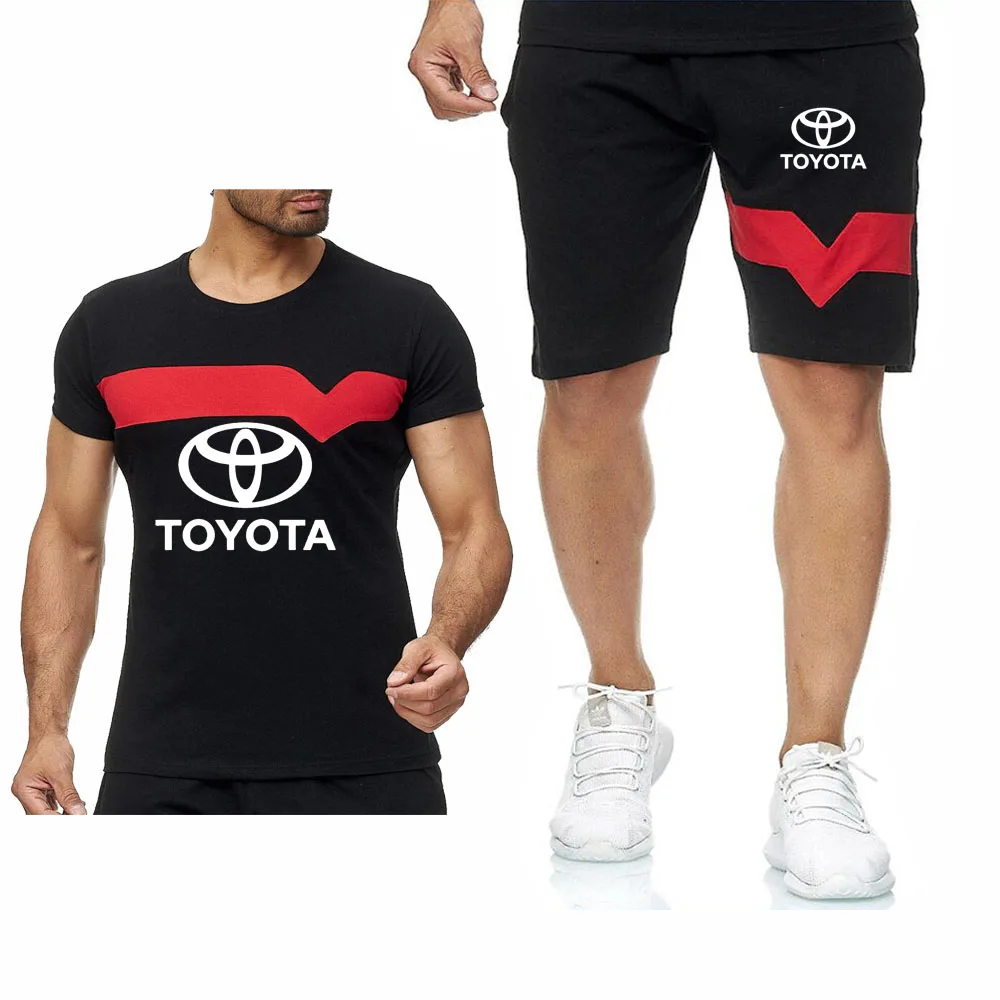 

Костюм мужской летний из футболки и брюк с принтом логотипа машины Toyota