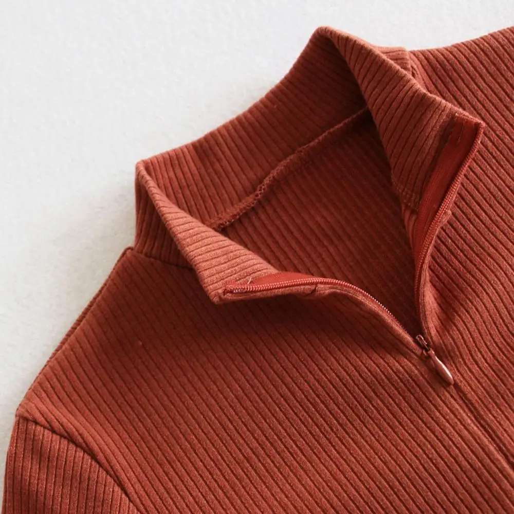 Женское трикотажное боди с длинным рукавом однотонное облегающее на молнии