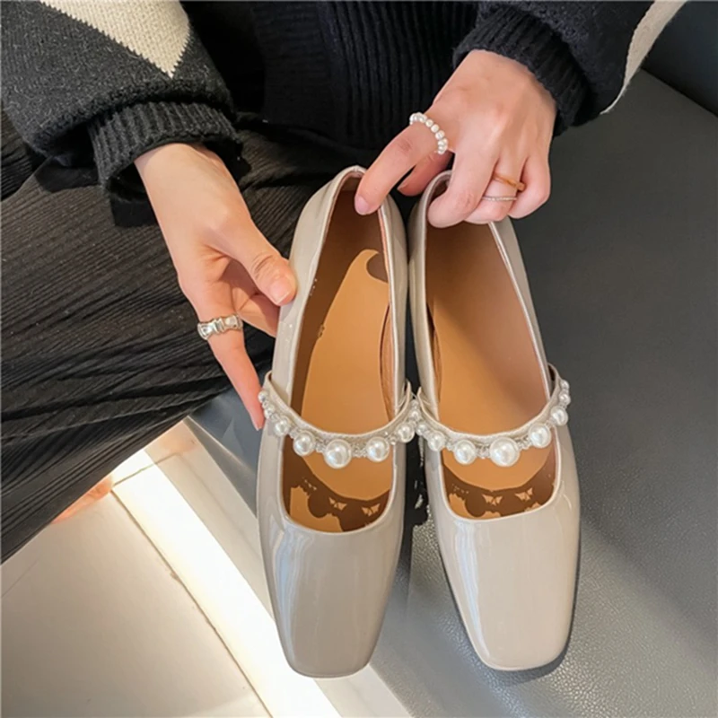 

Женские туфли из лакированной кожи, с квадратным носком, на низком каблуке