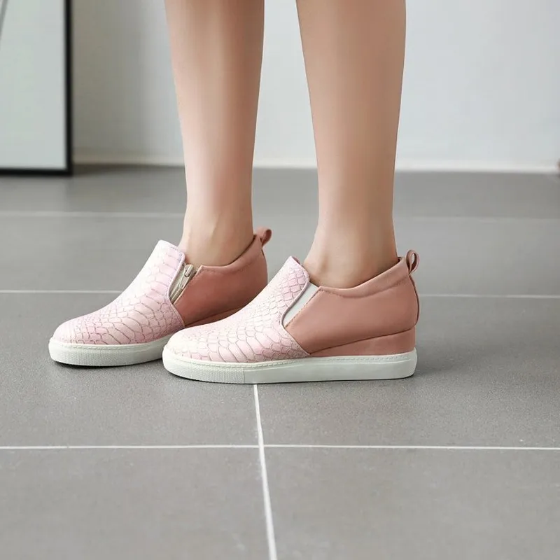 Новая женская обувь на плоской подошве повседневная мягкая без застежки низком