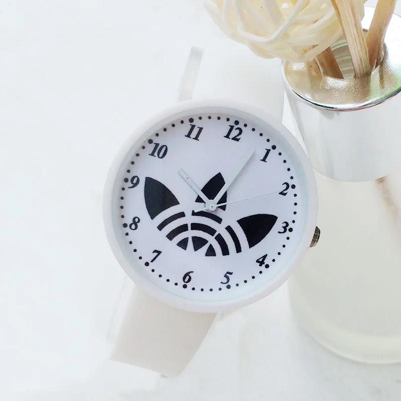 Модные простые детские часы спортивные фирменные Силиконовые кварцевые