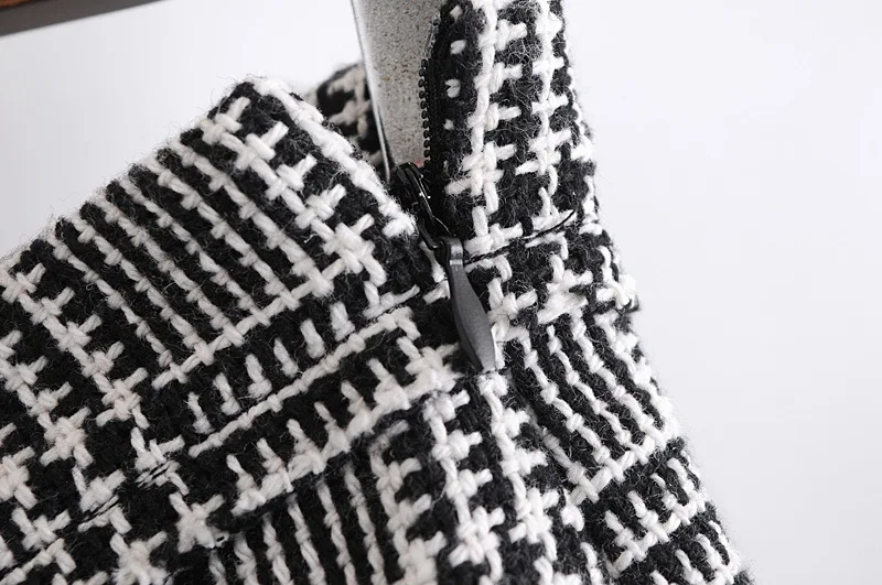 

Spring/summer 2021 Women's Retro Short High-waisted Two-button Black And White Checkered A-line Mini Skirt