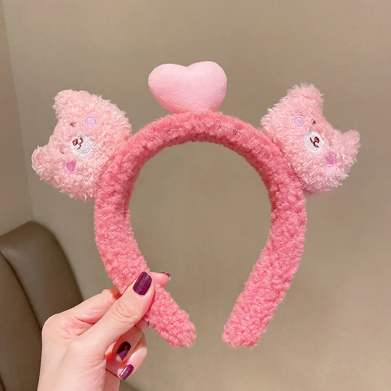 

Sweet and Cute Plush Bear Patterned Headband Simple and Stylish Face Wash Hairpin Girls Must Have