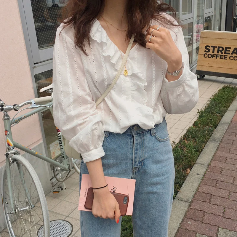 Блузка женская однотонная хлопковая с оборками простая рубашка V-образным