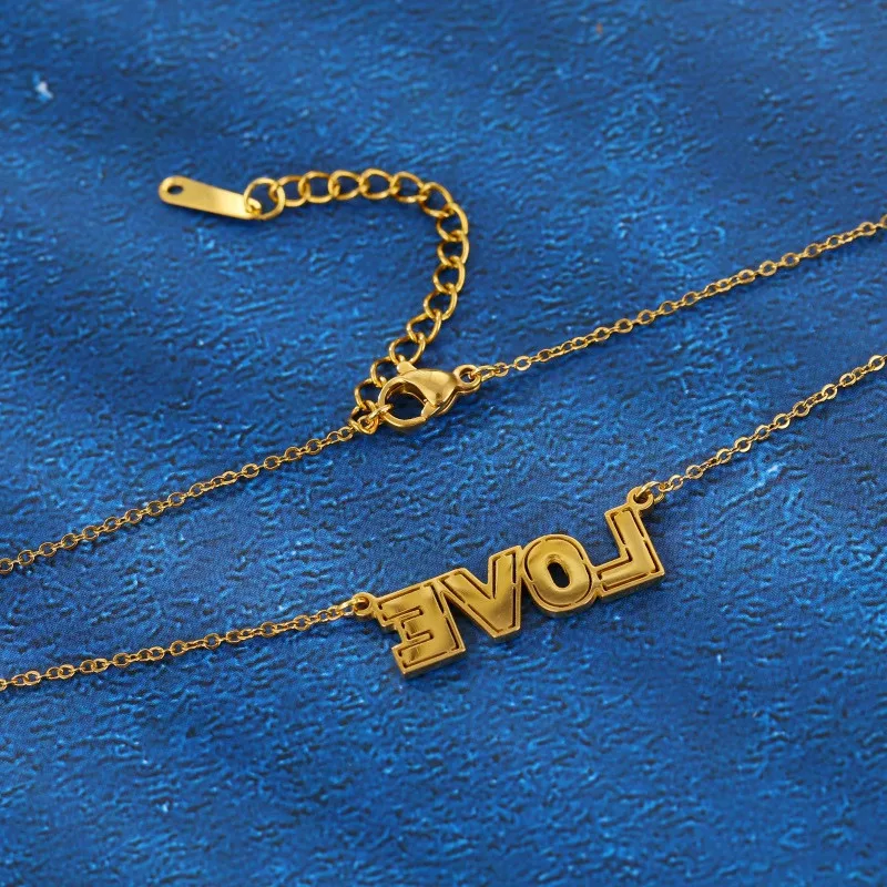 Цепочка на воротник с кулоном женская ожерелье из циркония надписью влюбленного