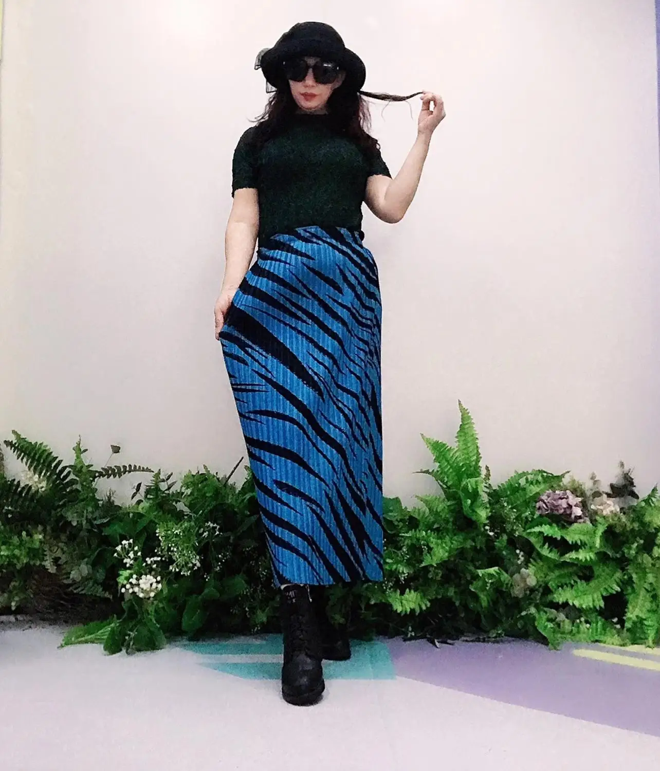 

HOT SELLING Miyake fold Wide-brimmed twill pleated stripe long skirt IN STOCK