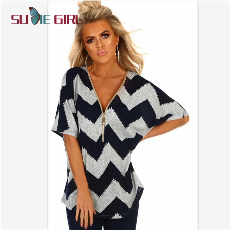 

SUDIE Girl Women's five-point sleeve T-shirt, retro short-sleeved bat-sleeve top with V-neck zipper geometric pattern