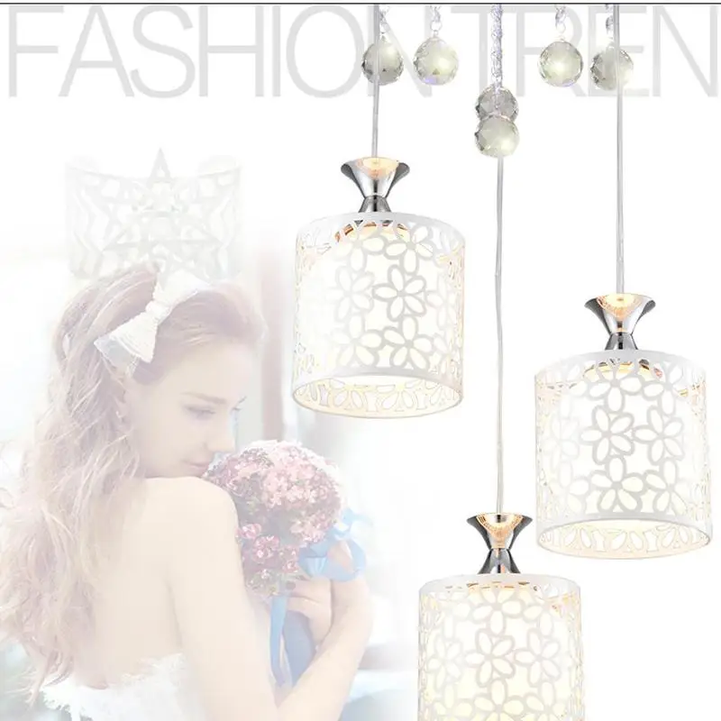 Оригинальная креативная люстра в виде лепестков цветов для ресторана