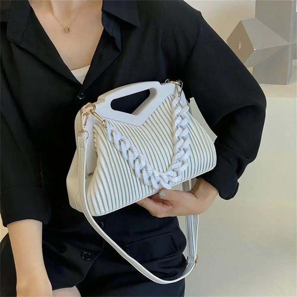 

2022 New Acrylic Chain Shoulder Bags For Women Fashion PU Leather Crossbody Bag Casual Ladies Baguette Bag Designer Armpit Bag