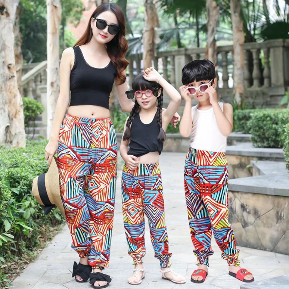 Новые Семейные одинаковые наряды для мамы сына дочери модные брюки мальчиков