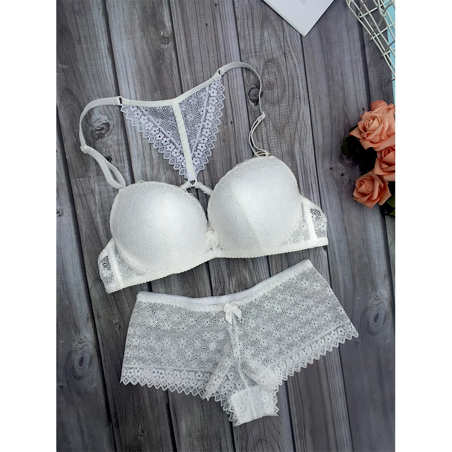 Комплект женского кружевного нижнего белья бюстгальтер пуш ап трусы плавки 4