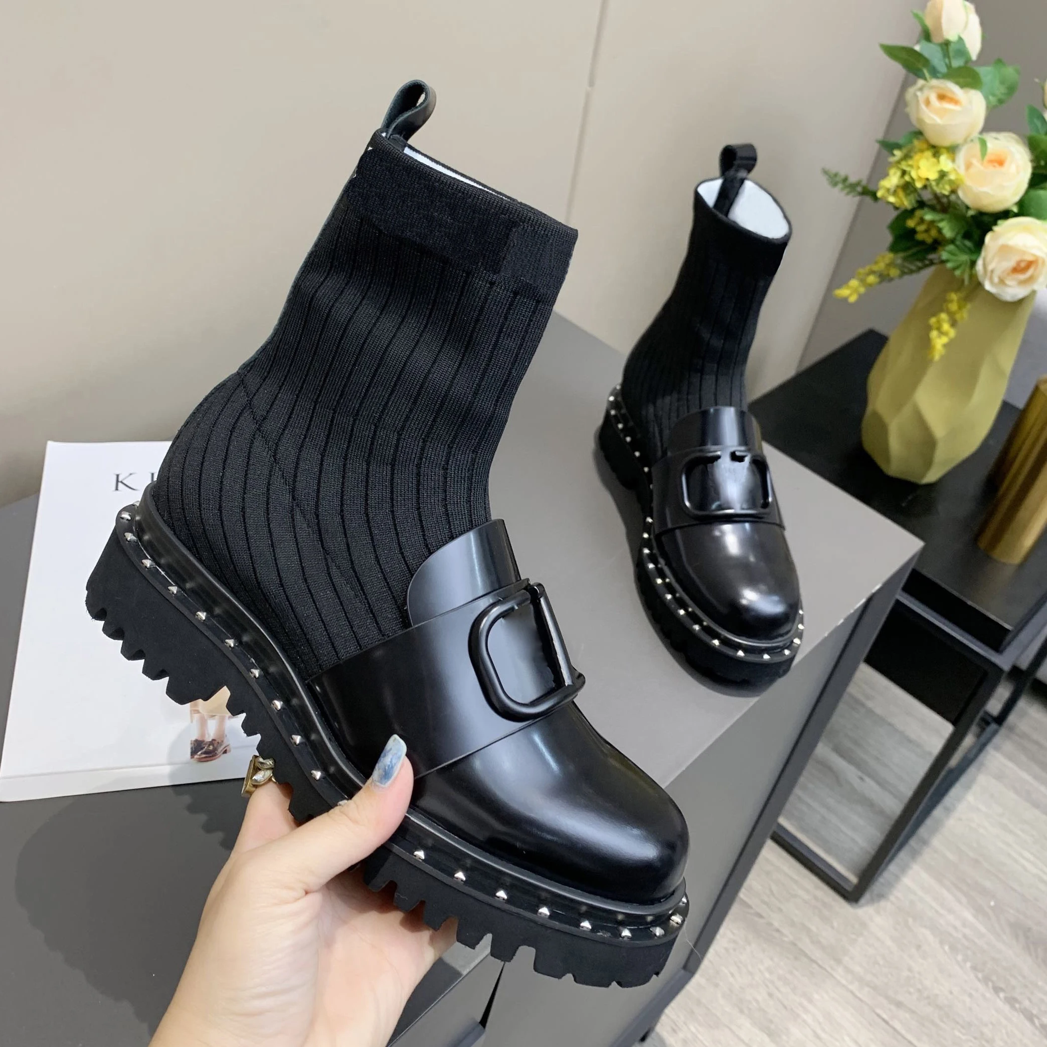 Beste Met Logo Winter Mode Schoenen Voor Vrouwen Dikke Bodem Klinknagel Intern Verhoogd Stretch Sok Laarzen Splicing Martin Laarzen