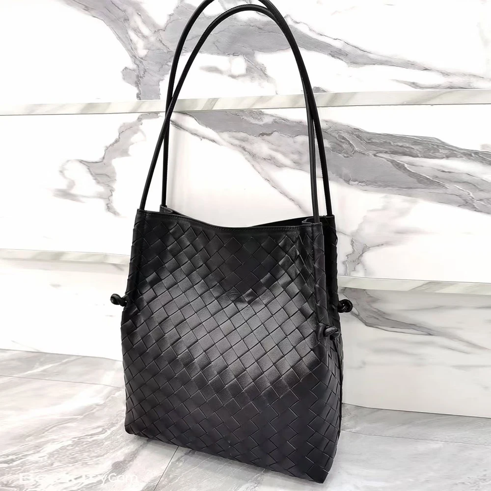 

Large Capacity Handbag 2021 Women Luxury Sheepskin Genuine Leather Shoulder Bags Fashion Female Wild Designer Messenger Bag