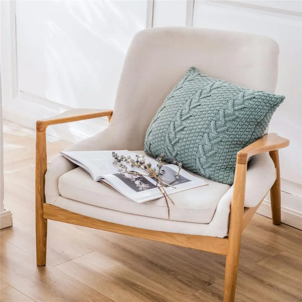 Вязаный чехол для подушки однотонный цвета слоновой кости серого розового