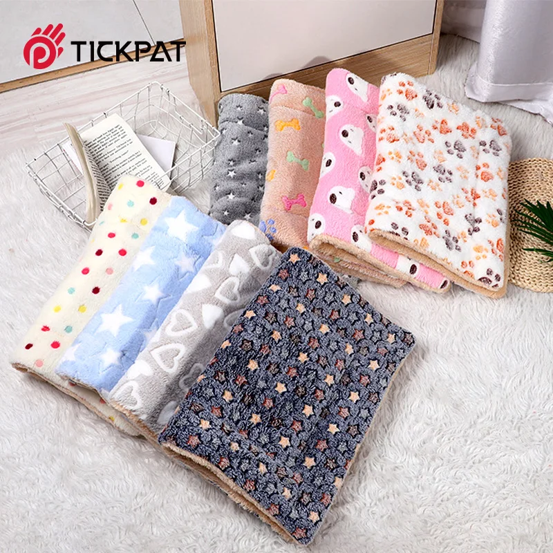 

New Thick Flannel Dog Blanket Fleece Pet Dog Blanket Winter Warm Cat Mat Bed Dogs Blankets Chihuahua Sleeping Soft Pet Supplies