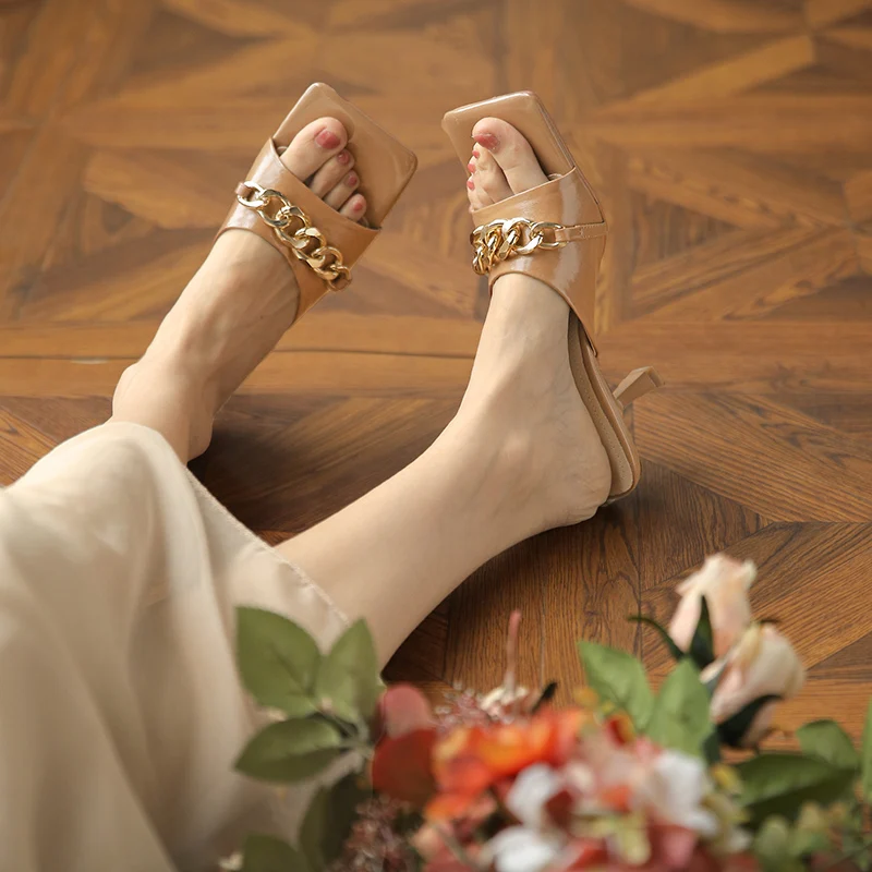 

QUTAA 2021 Metal Decoration Fashion Women Shoes Summer Genuine Leather Female Slides Thick Heel Slingback Sandals Size 34-40