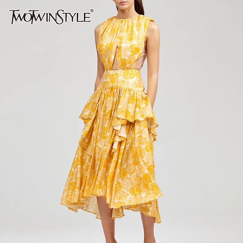 Женское асимметричное платье TWOTWINSTYLE белое элегантное с принтом круглым вырезом