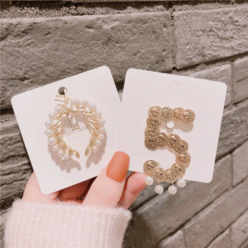 

Pearl Round Flower 5 Brooch Silk Scarf Scarf Buckle Dress Vintage Gold Party Wedding for Women Gift Romantic Style Pin Jewelry