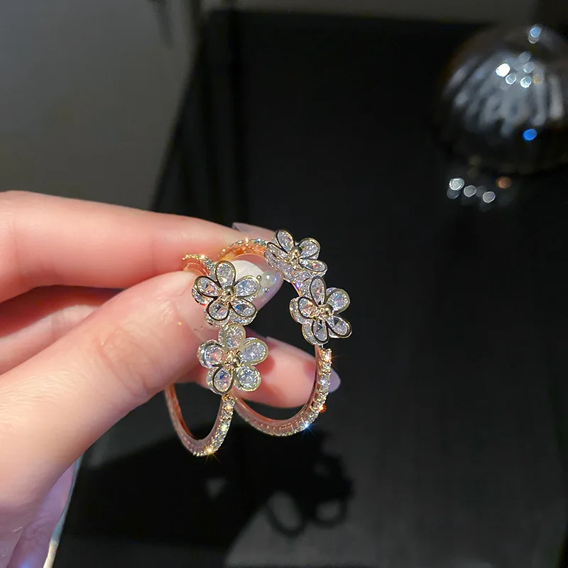 

В богемном стиле Изящные геометрические циркониевые кристаллы цветок серьги-кольца для женщин; Простые элегантные летние праздничные вече...