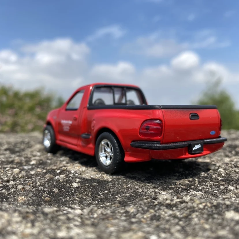 

JADA 1/32 Scale Car Model Toys FORD F-150 Pick-up Truck Diecast Metal Car Model Toy For Gift,Kids,Collection