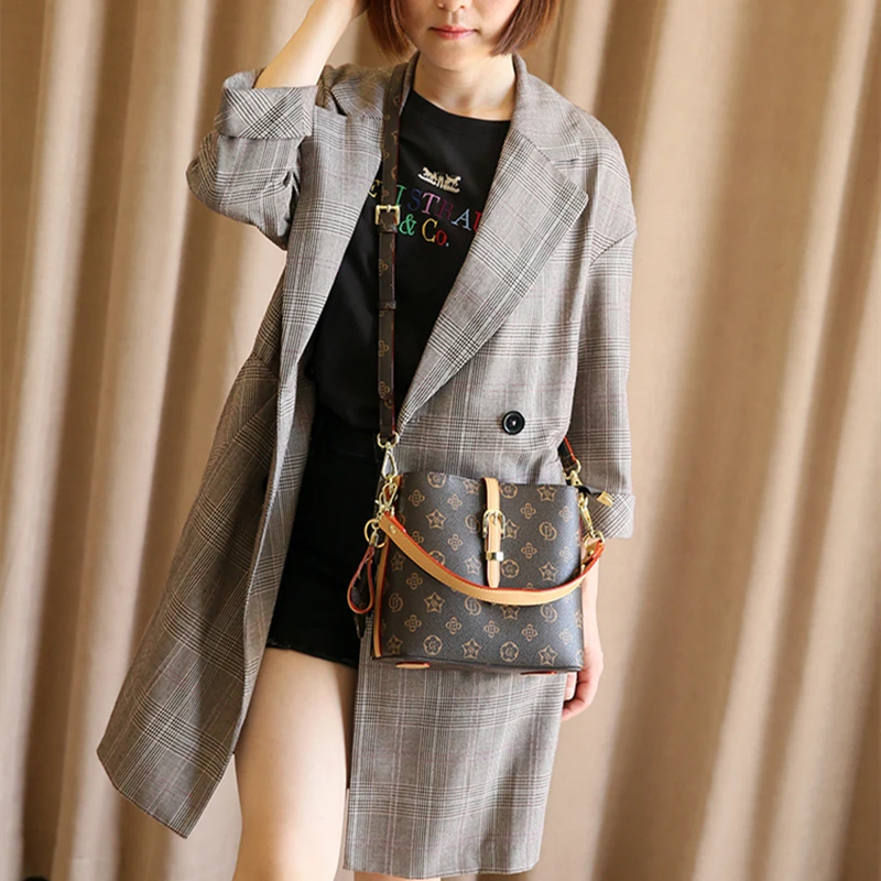 

Spring Leather New Bucket Bag Ladies Messenger Single Shoulder Casual Fashion Wide Shoulder Strap Small Bag High Quality Handbag