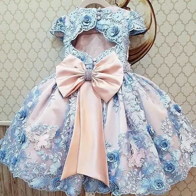 Красивое кружевное платье с бантом и коротким рукавом для маленьких девочек