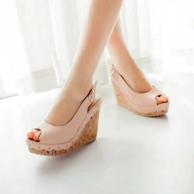 Женские сандалии на толстой подошве новинка весенне летнего сезона