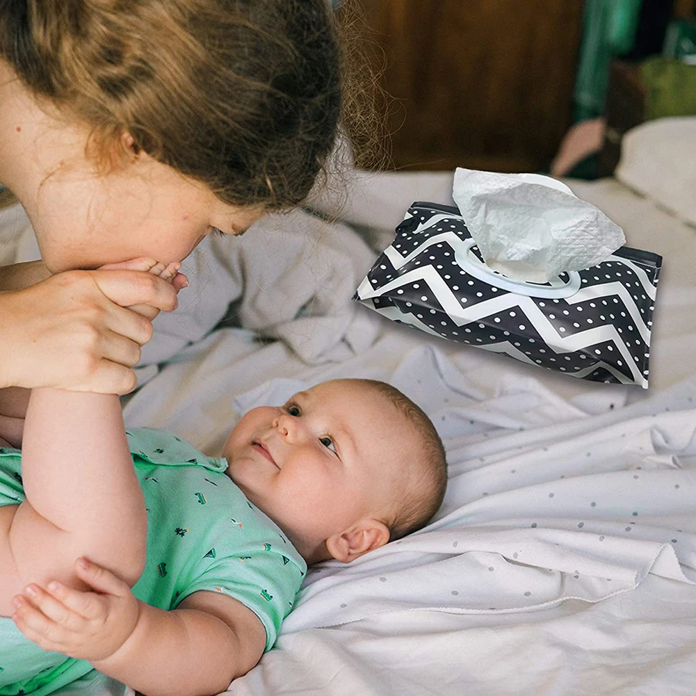 

2-Piece Portable Baby Wet Tissue Box Environmental Protection Convenient Flip Makeup Cleaning Wet Tissue Wet Tissue Storage Box