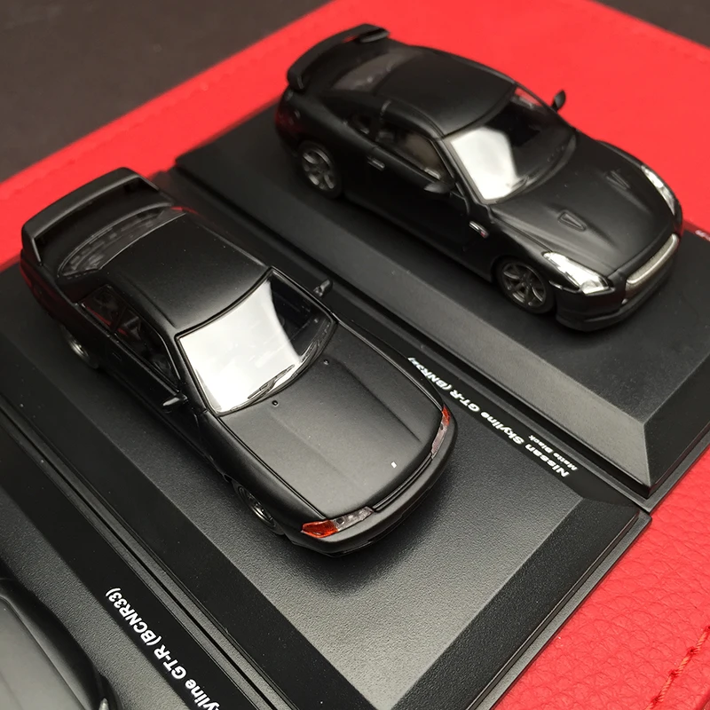 

1:64 Scale Nissan GTR R34 R32 R33 R35 Alloy Car Model Metal Diecast Vehicle Toy Collection Souvenir Display Christmas Gifts