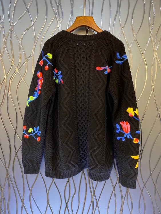 

2020 autumn and winter new fashion women's round neck pattern color matching knitted loose long-sleeved sweater 1221