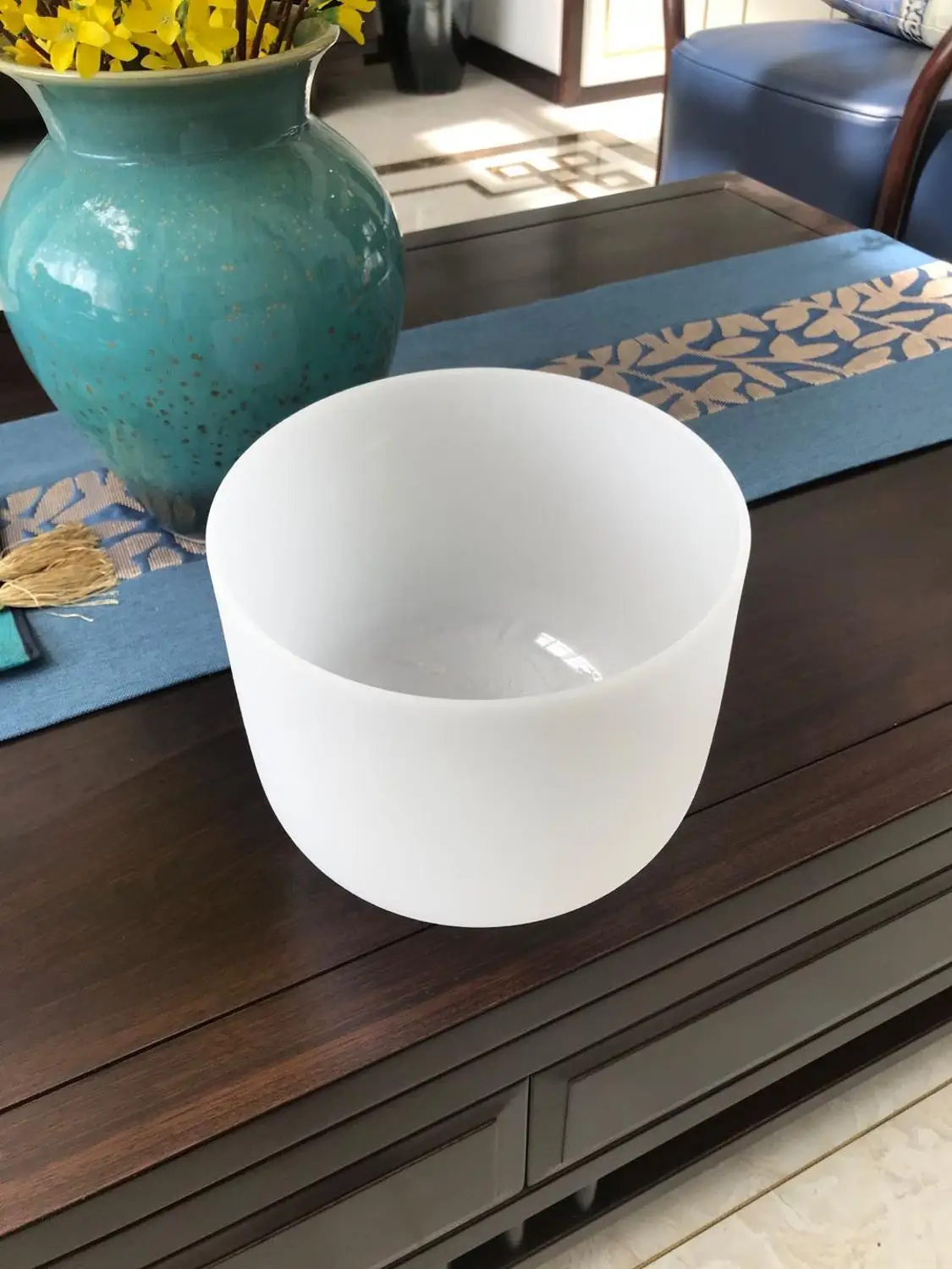 Поющая чаша из белого кристалла 432 Гц 8 дюймов E для заживления чакр солнечного