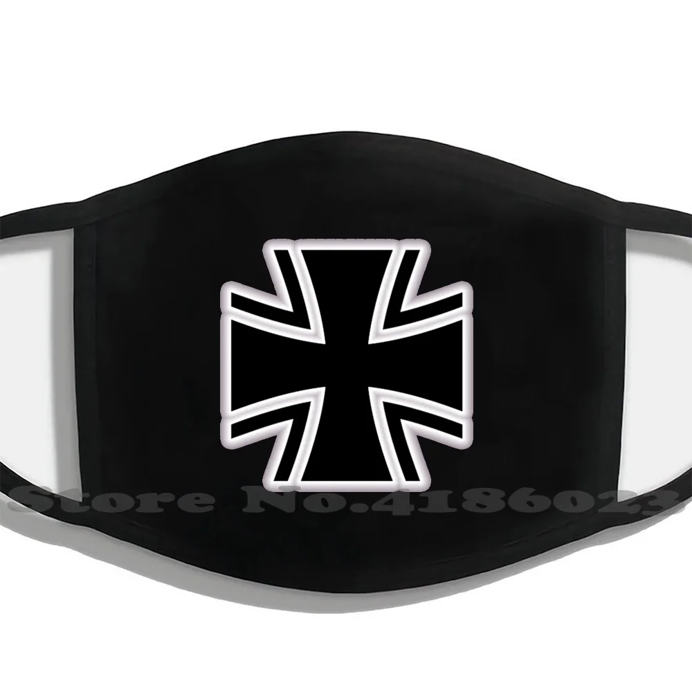 Немецкая y немецкая железная перекрестная защита бундесвэйр Kreuz на черном фоне.