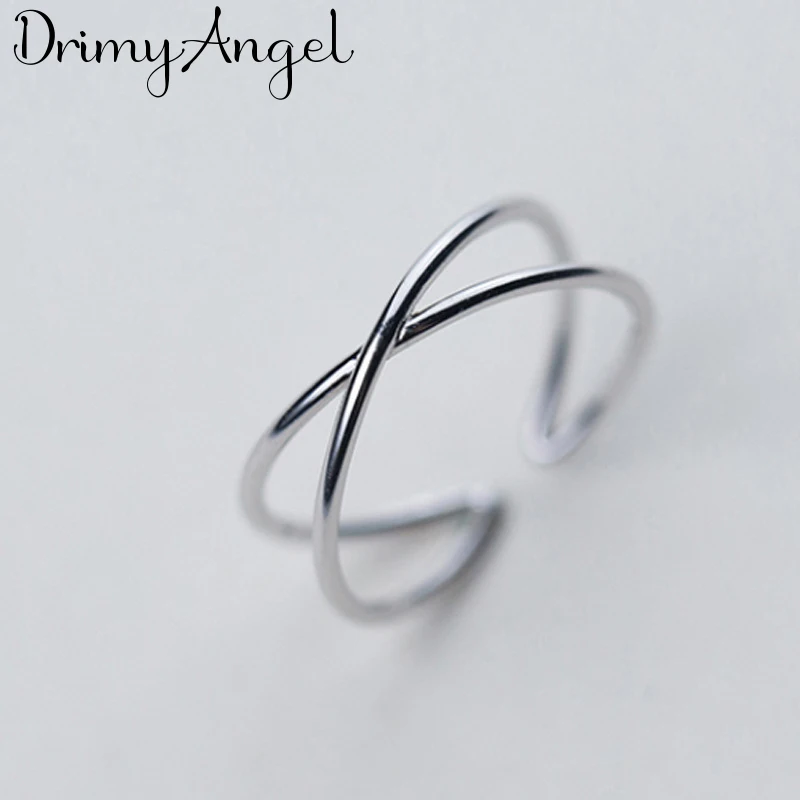 Женское кольцо в простом стиле серебристого цвета | Украшения и аксессуары