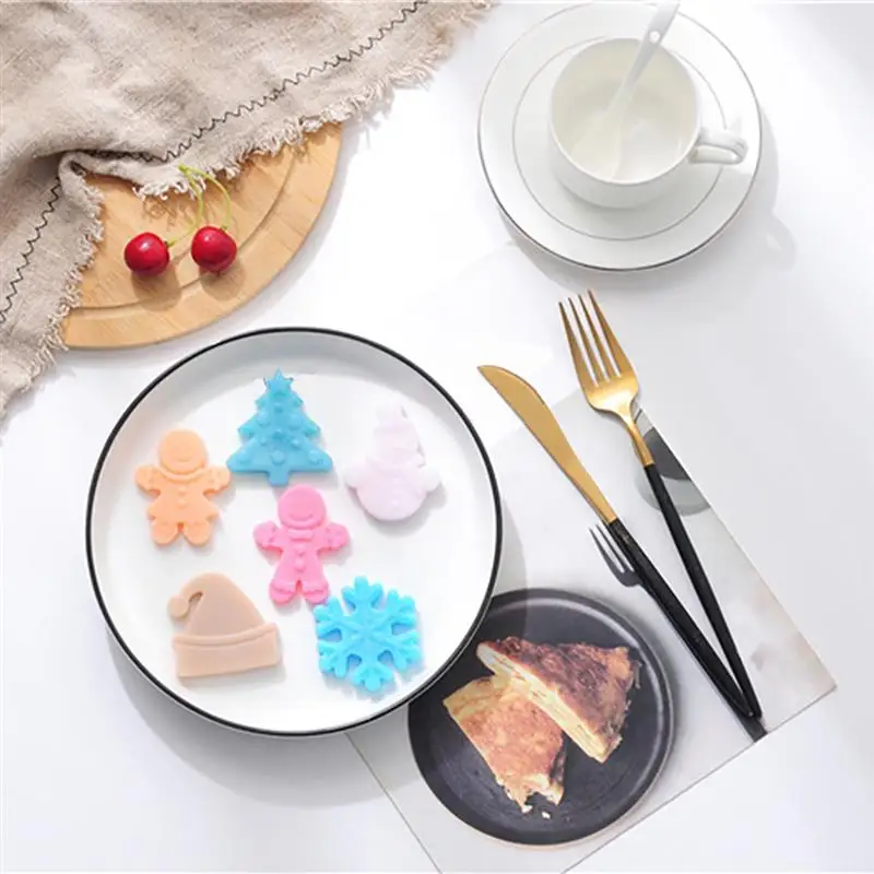 

2PCS Christmas Snowflake Pattern Silicone Mold Chocolate Cake Mold Baking Non-Stick And Heat-Resistant Kitchen Handmade Tools